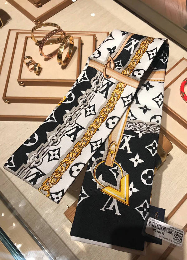 Louis Vuitton Scarf LVC00484